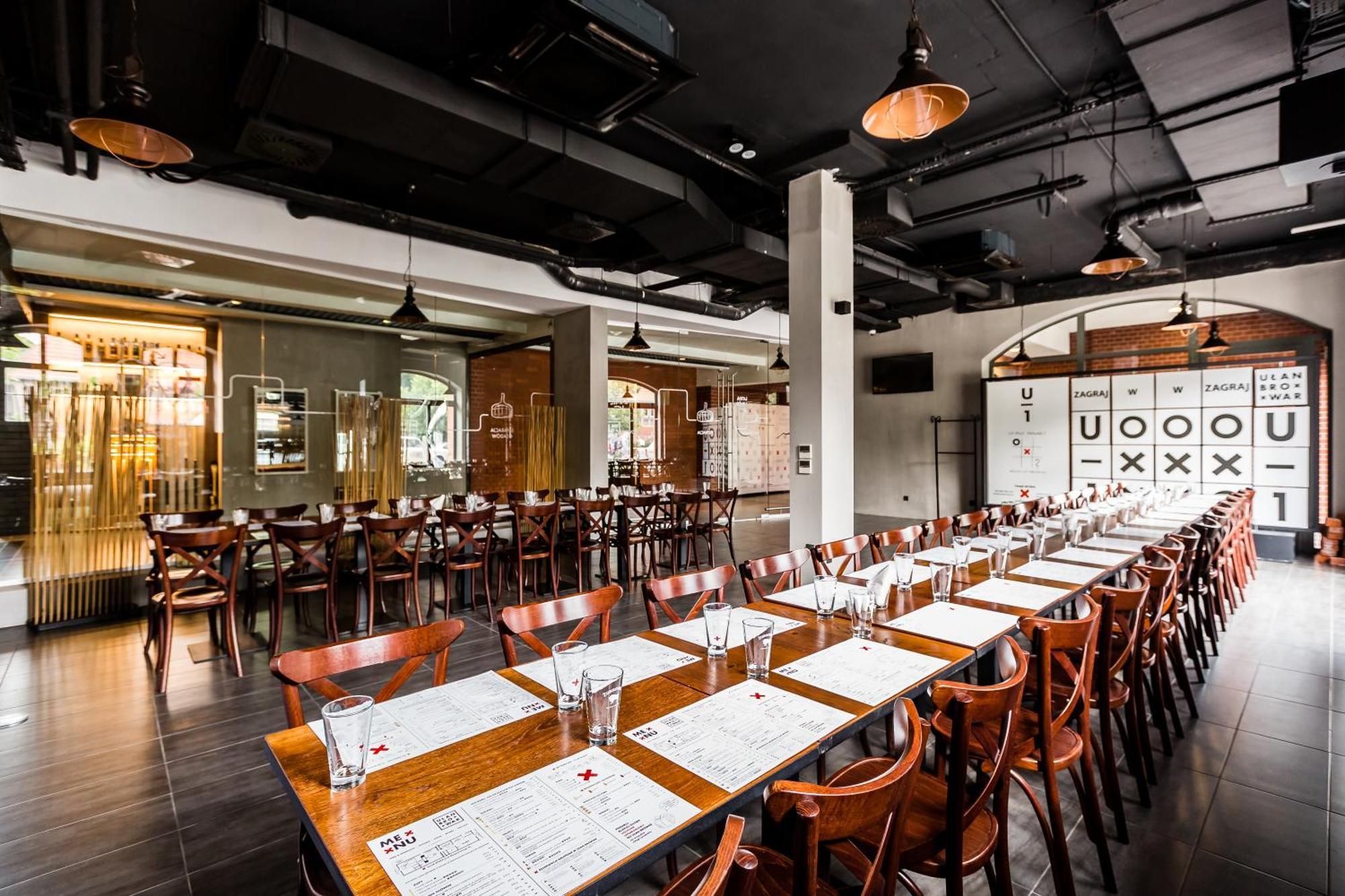 سيتي بارك هوتيل آند ريزيدنس بوزنان المظهر الخارجي الصورة Interior of the restaurant